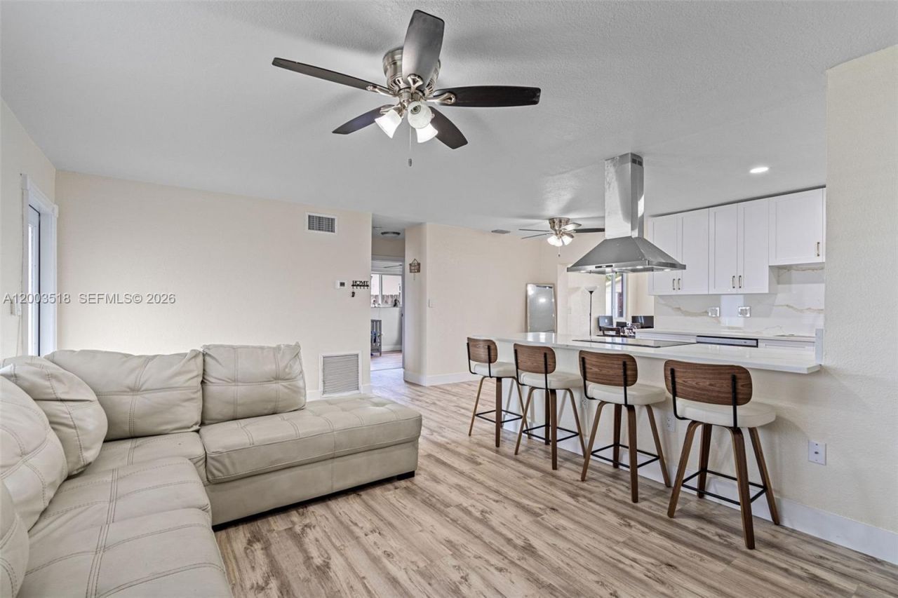 2485 NW 84th Way , Sunrise, FL 33322 Photo