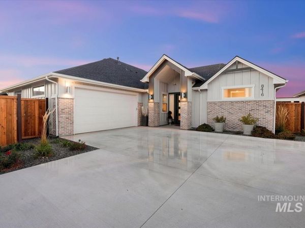 8416 W Meltwater Ln, Eagle, ID 83616