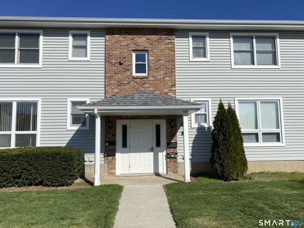 57 Carriage South, Milford, CT 06460