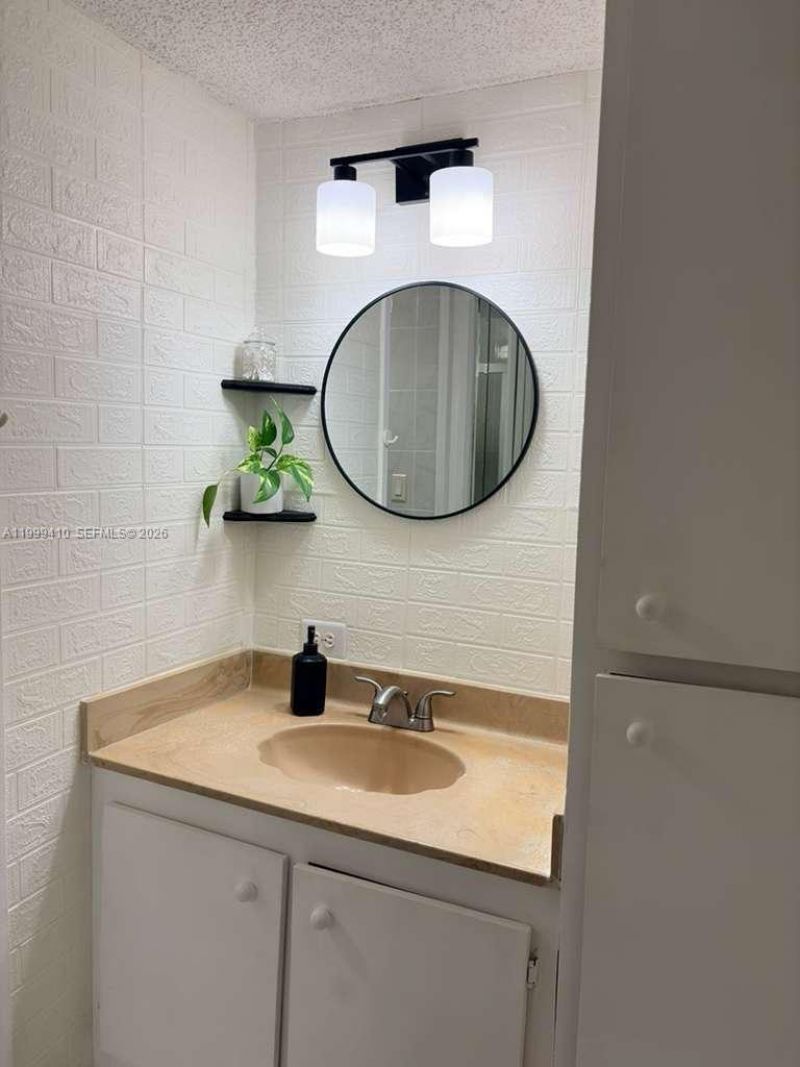 16909 N Bay Rd, Unit 1018, Sunny Isles Beach, FL 33160 Photo