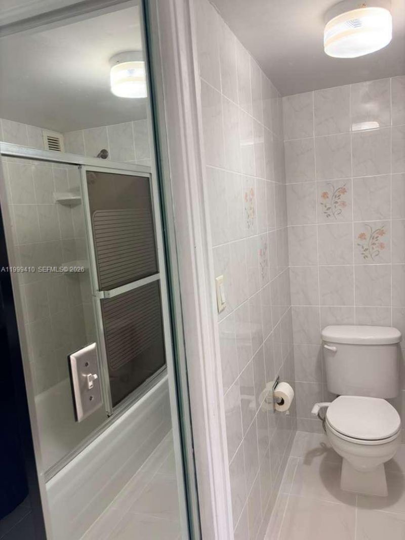 16909 N Bay Rd, Unit 1018, Sunny Isles Beach, FL 33160 Photo