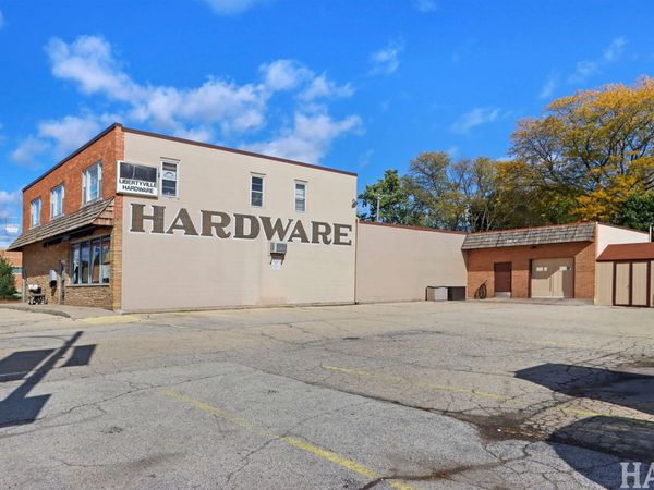 426 S Milwaukee Avenue , Libertyville, IL 60048