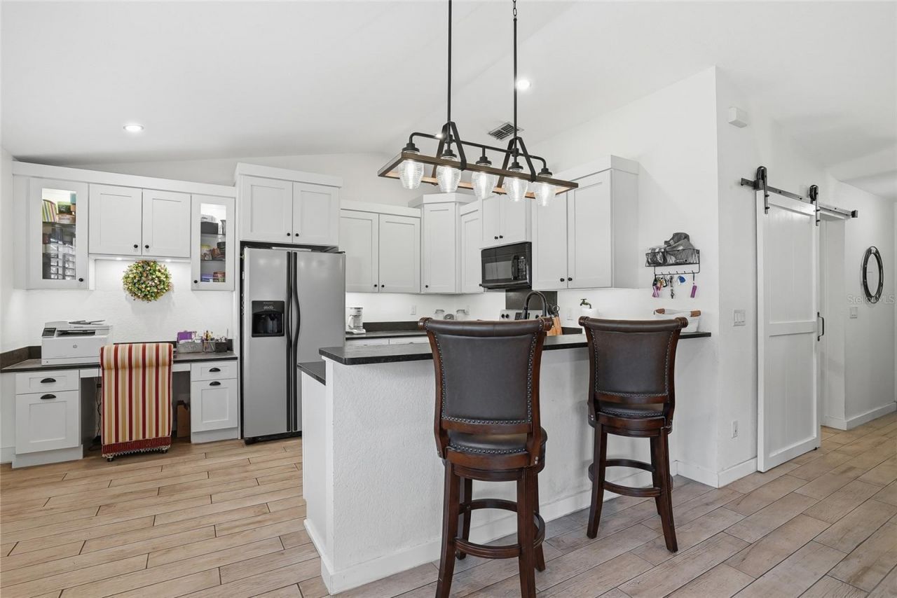 554 Andorra Circle Ne, Saint Petersburg, FL 33703 Photo