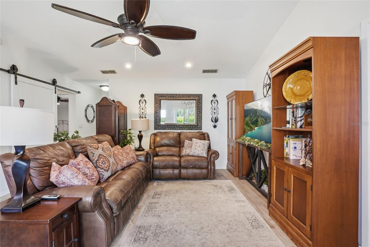 554 Andorra Circle Ne, Saint Petersburg, FL 33703 Photo