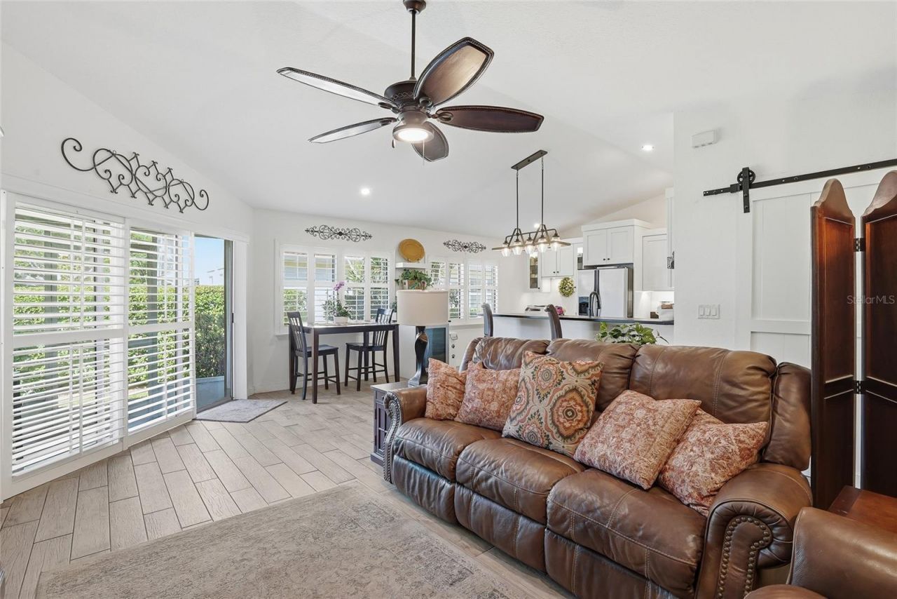 554 Andorra Circle Ne, Saint Petersburg, FL 33703 Photo