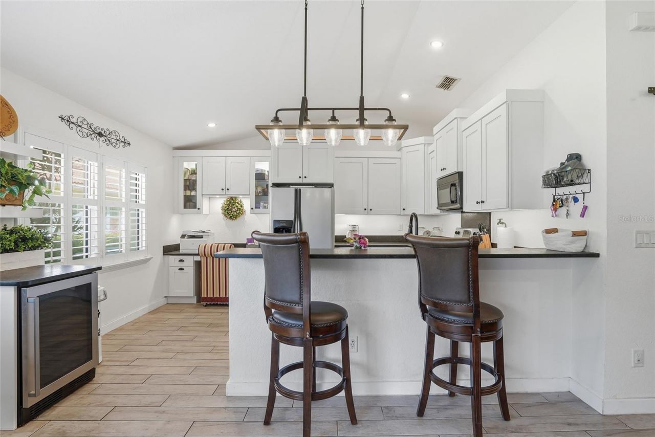 554 Andorra Circle Ne, Saint Petersburg, FL 33703 Photo