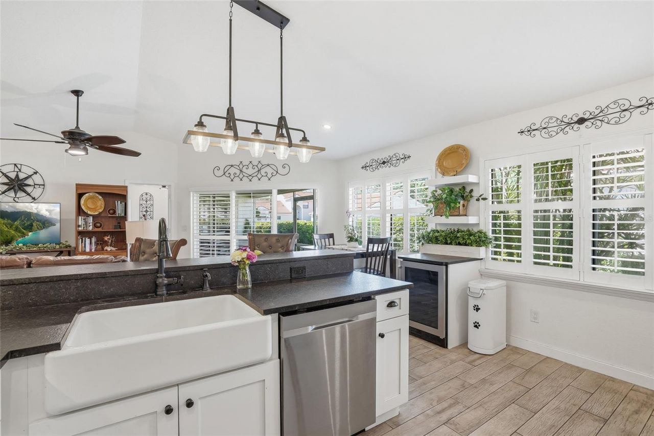 554 Andorra Circle Ne, Saint Petersburg, FL 33703 Photo