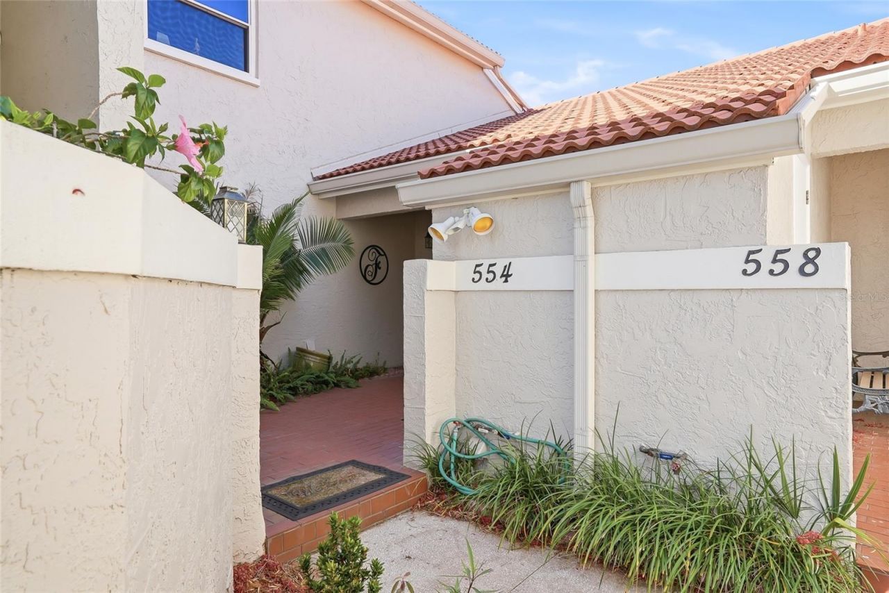 554 Andorra Circle Ne, Saint Petersburg, FL 33703 Photo