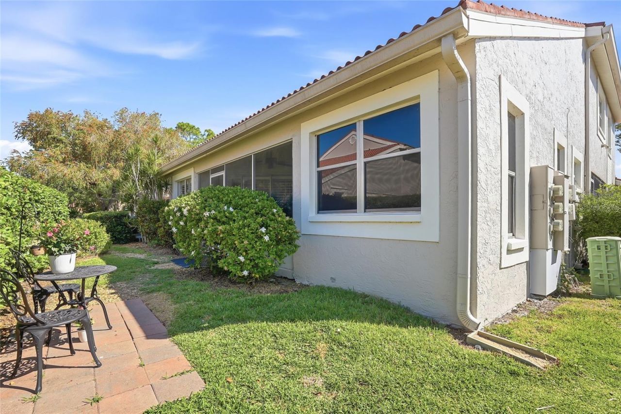554 Andorra Circle Ne, Saint Petersburg, FL 33703 Photo