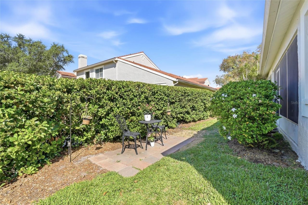 554 Andorra Circle Ne, Saint Petersburg, FL 33703 Photo