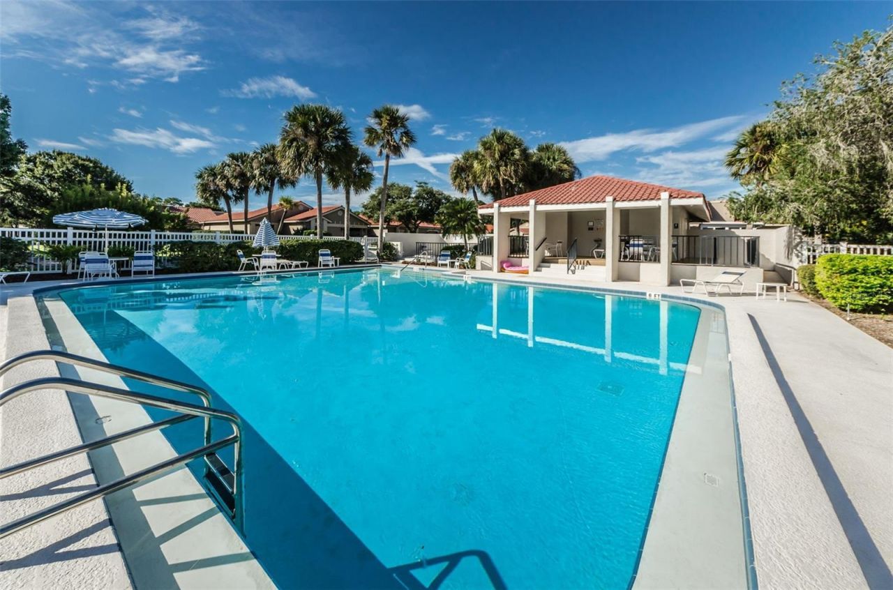 554 Andorra Circle Ne, Saint Petersburg, FL 33703 Photo