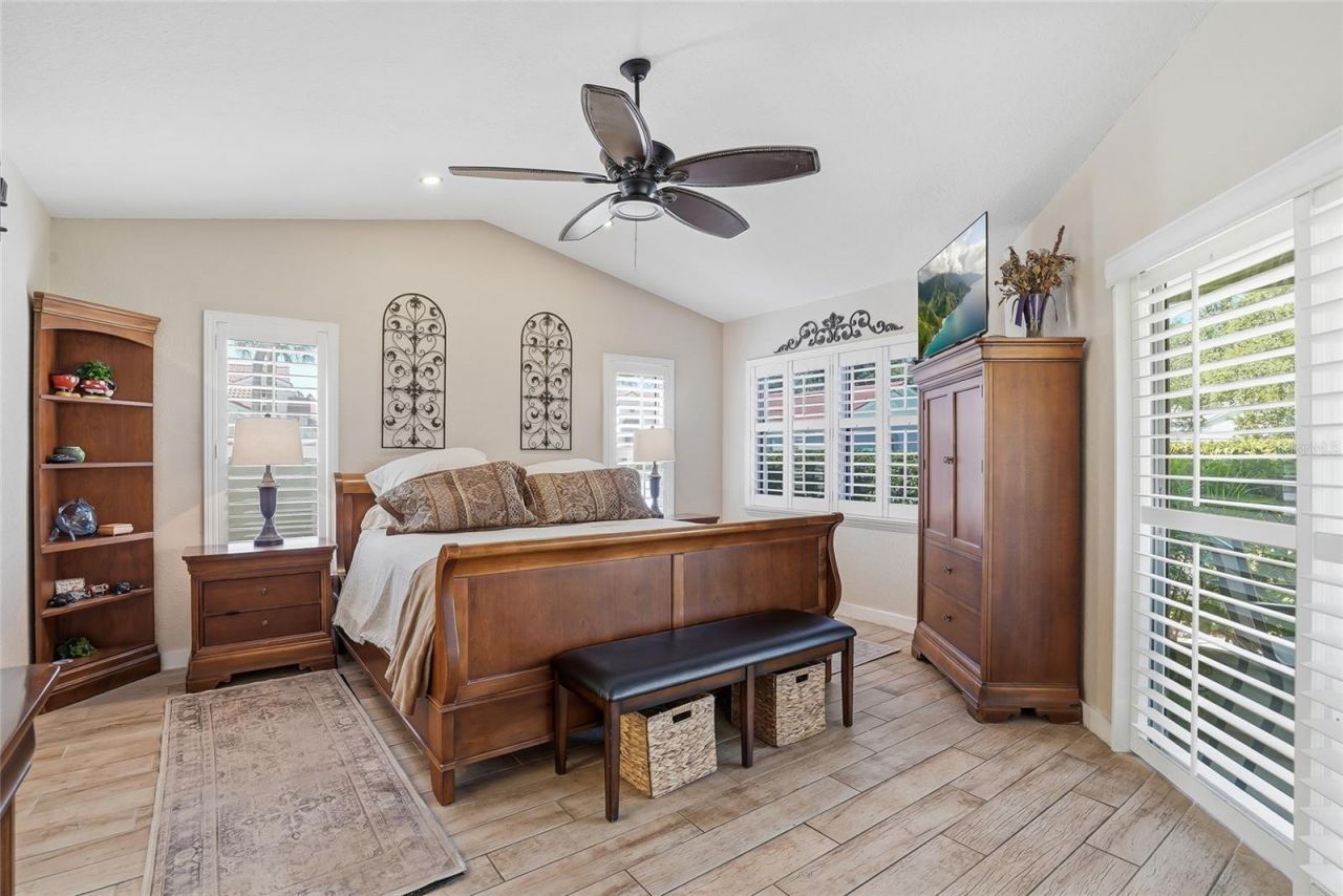554 Andorra Circle Ne, Saint Petersburg, FL 33703 Photo