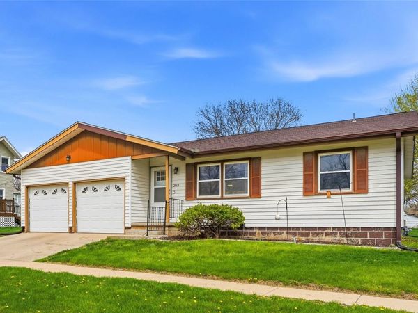 203 E Penn Street , Williamsburg, IA 52361