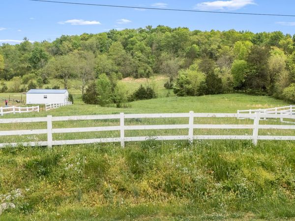 1036 Locke Creek Rd , Readyville, TN 37149