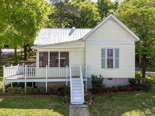 212 S Piedmont Street, Calhoun, GA 30701