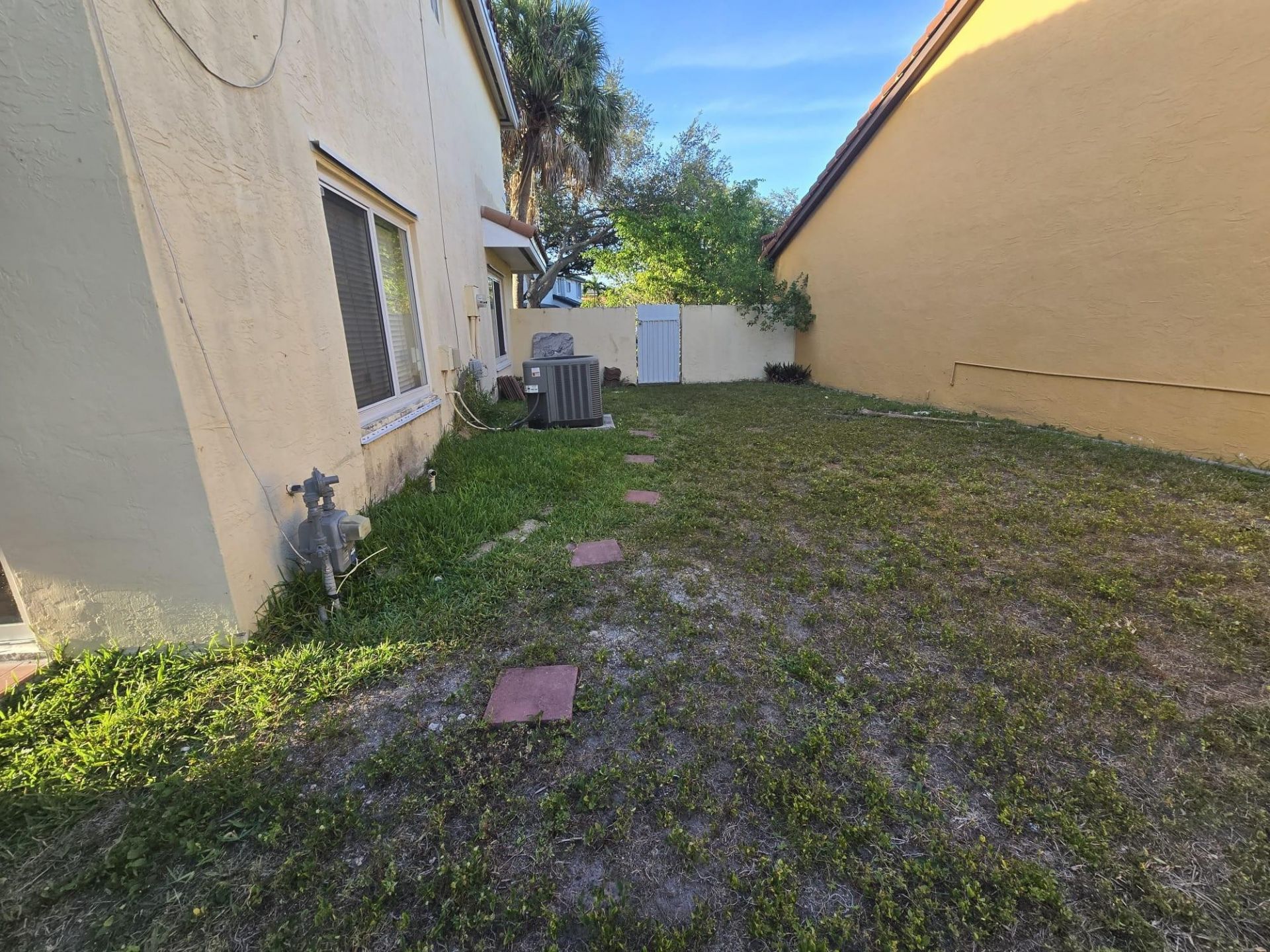 8908 NW 187th Street, Hialeah, FL 33018 Photo