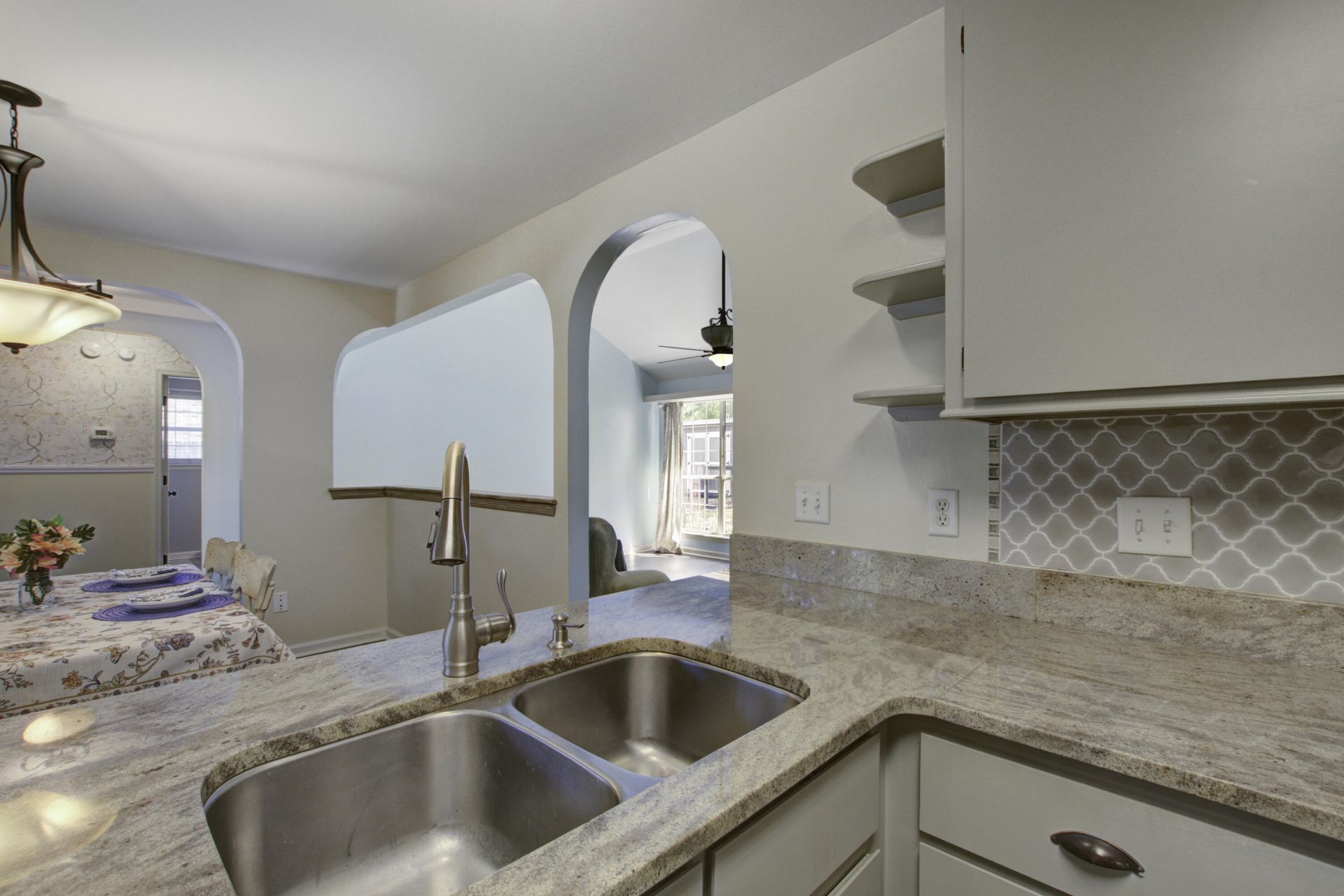 103 Elaine Street Photo 14