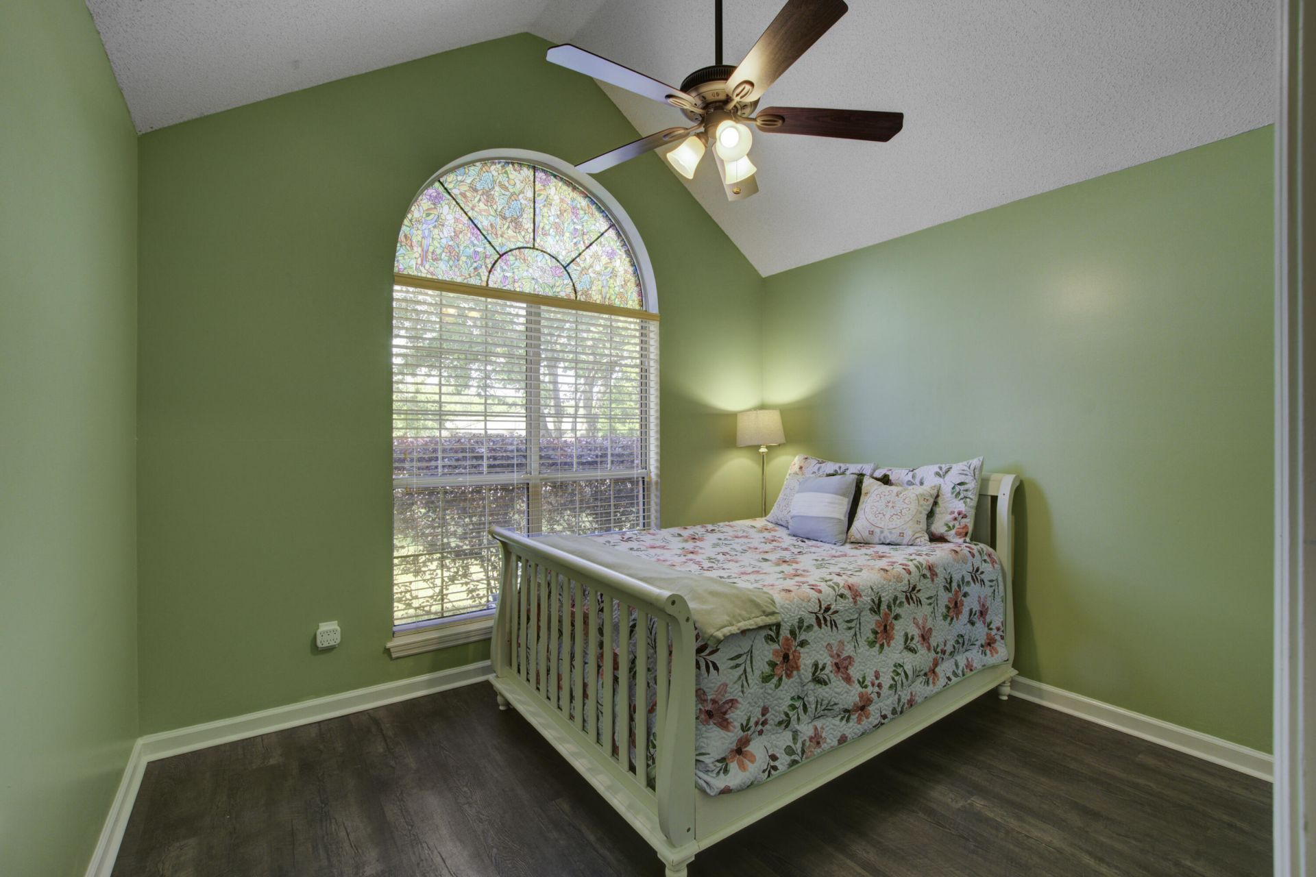 103 Elaine Street Photo 22