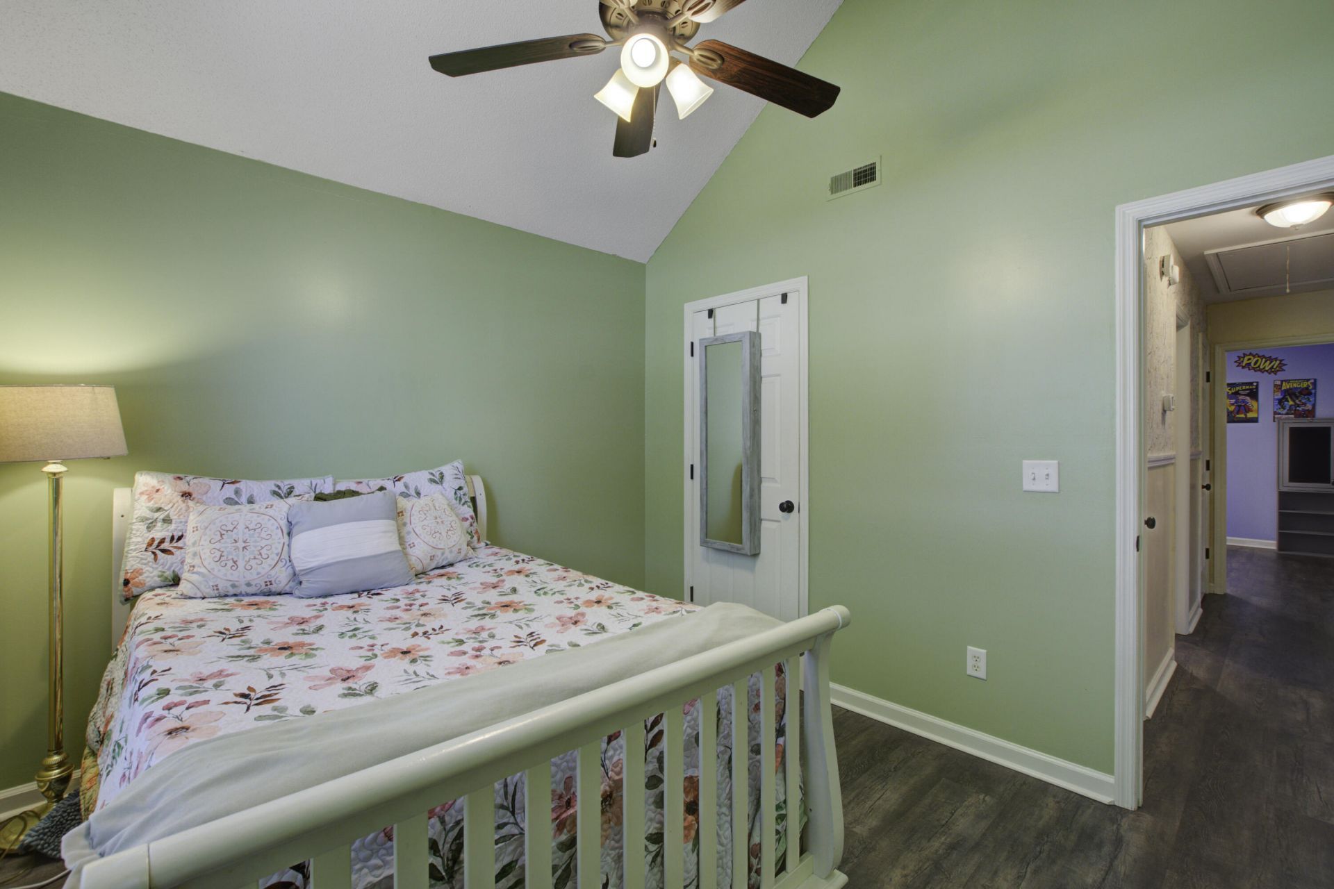 103 Elaine Street Photo 23