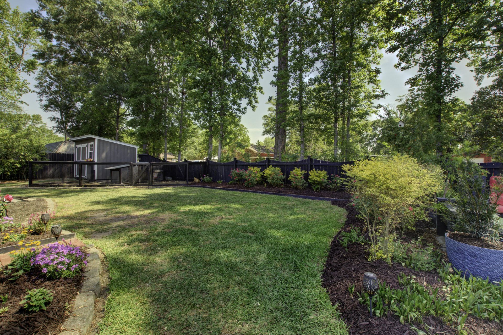 103 Elaine Street Photo 28