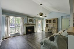 103 Elaine Street photo 4