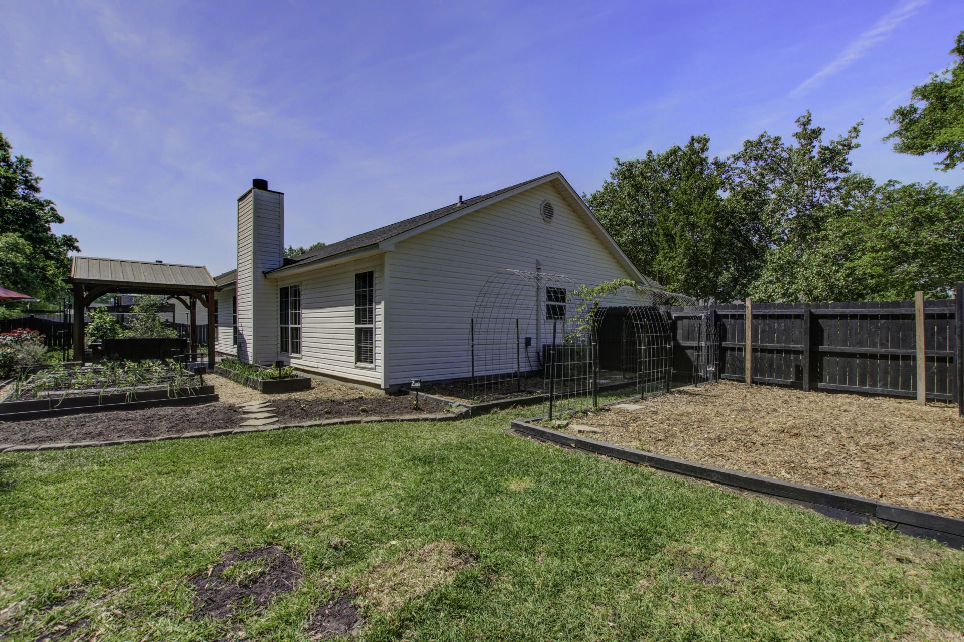 103 Elaine Street Photo 44