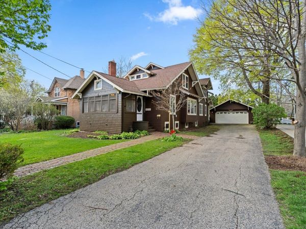 246 W Lake Street , Barrington, IL 60010