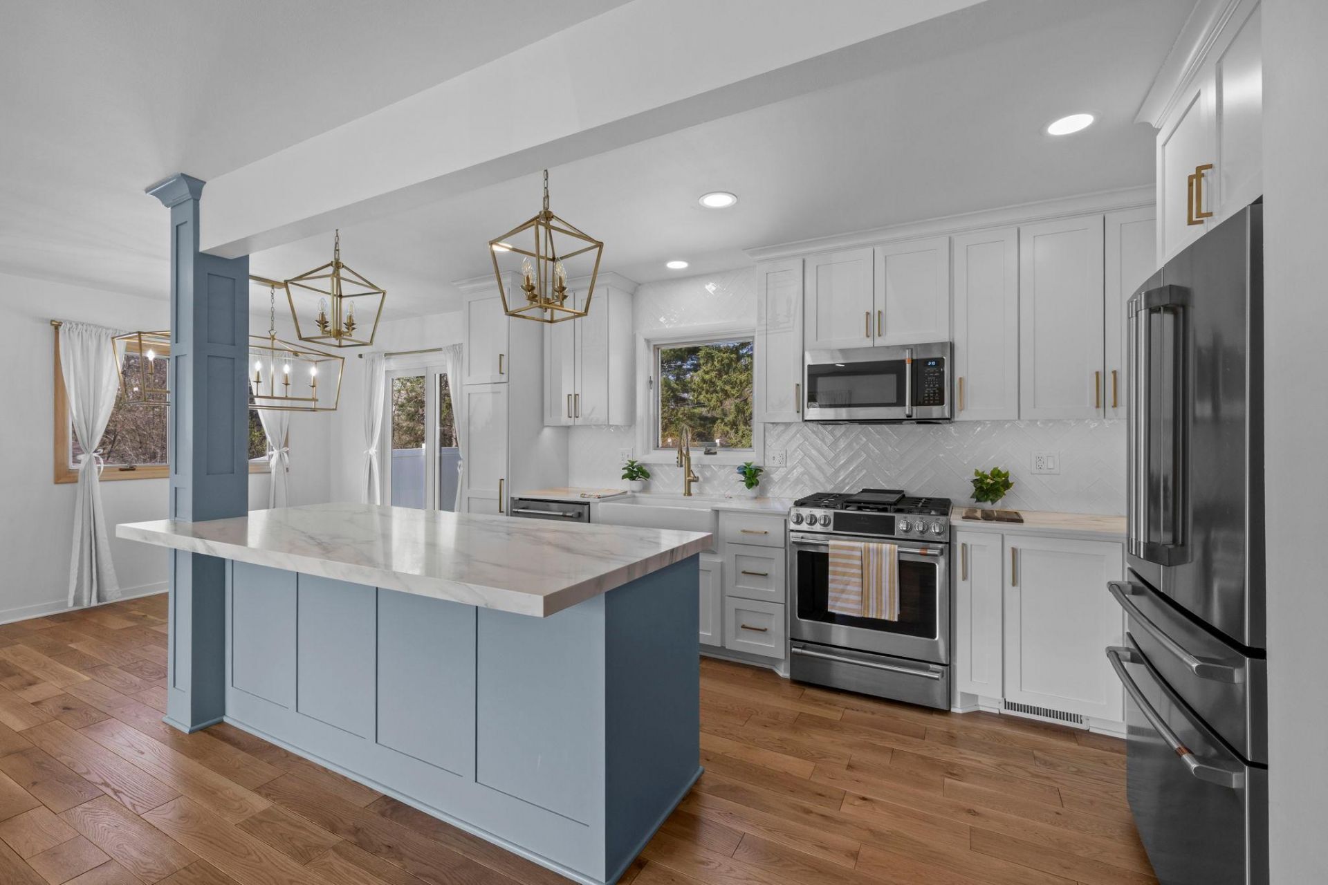 3645 Robinwood Ter, Minnetonka, MN 55305