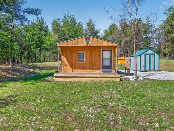 4179 N Lakola Road, Leroy, MI 49655