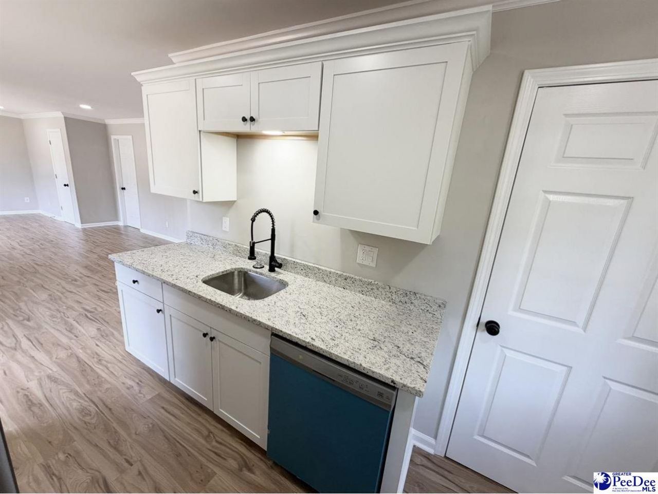 316 Dickson Heights Photo 11