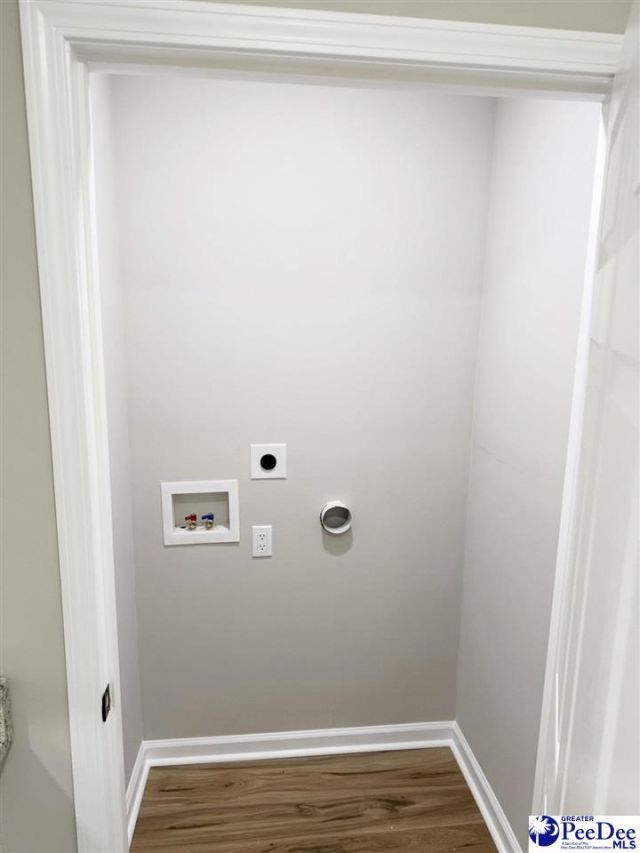 316 Dickson Heights Photo 12