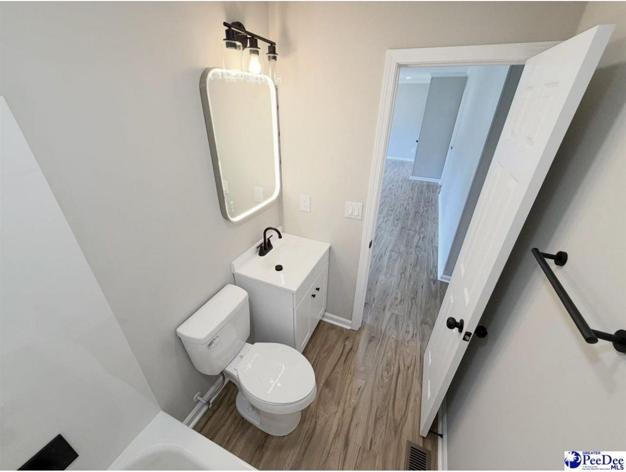 316 Dickson Heights Photo 15