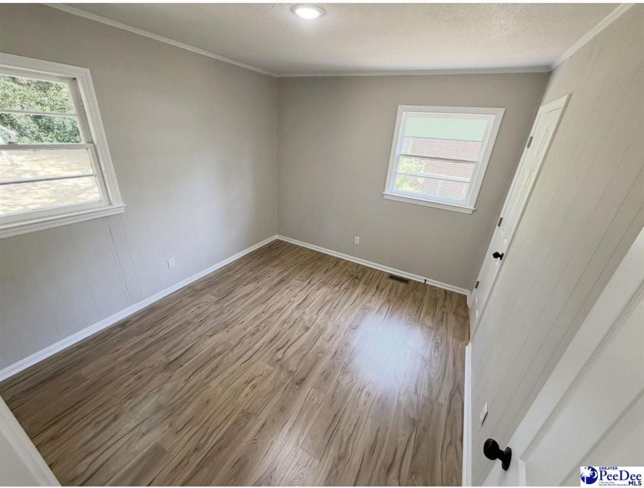 316 Dickson Heights Photo 17