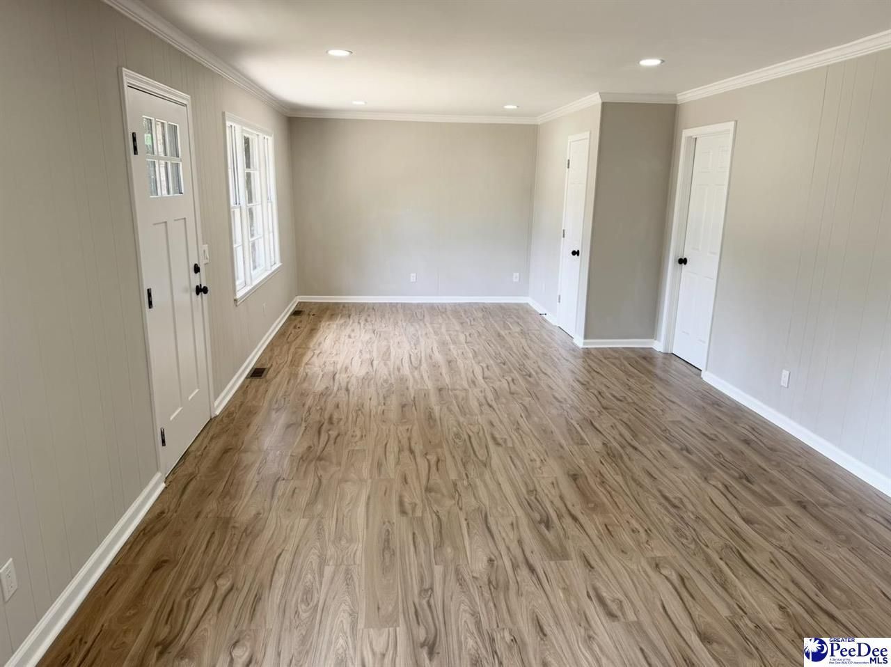 316 Dickson Heights Photo 6