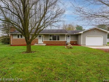 735 Columbiaville Road , Deerfield Twp, MI 48421