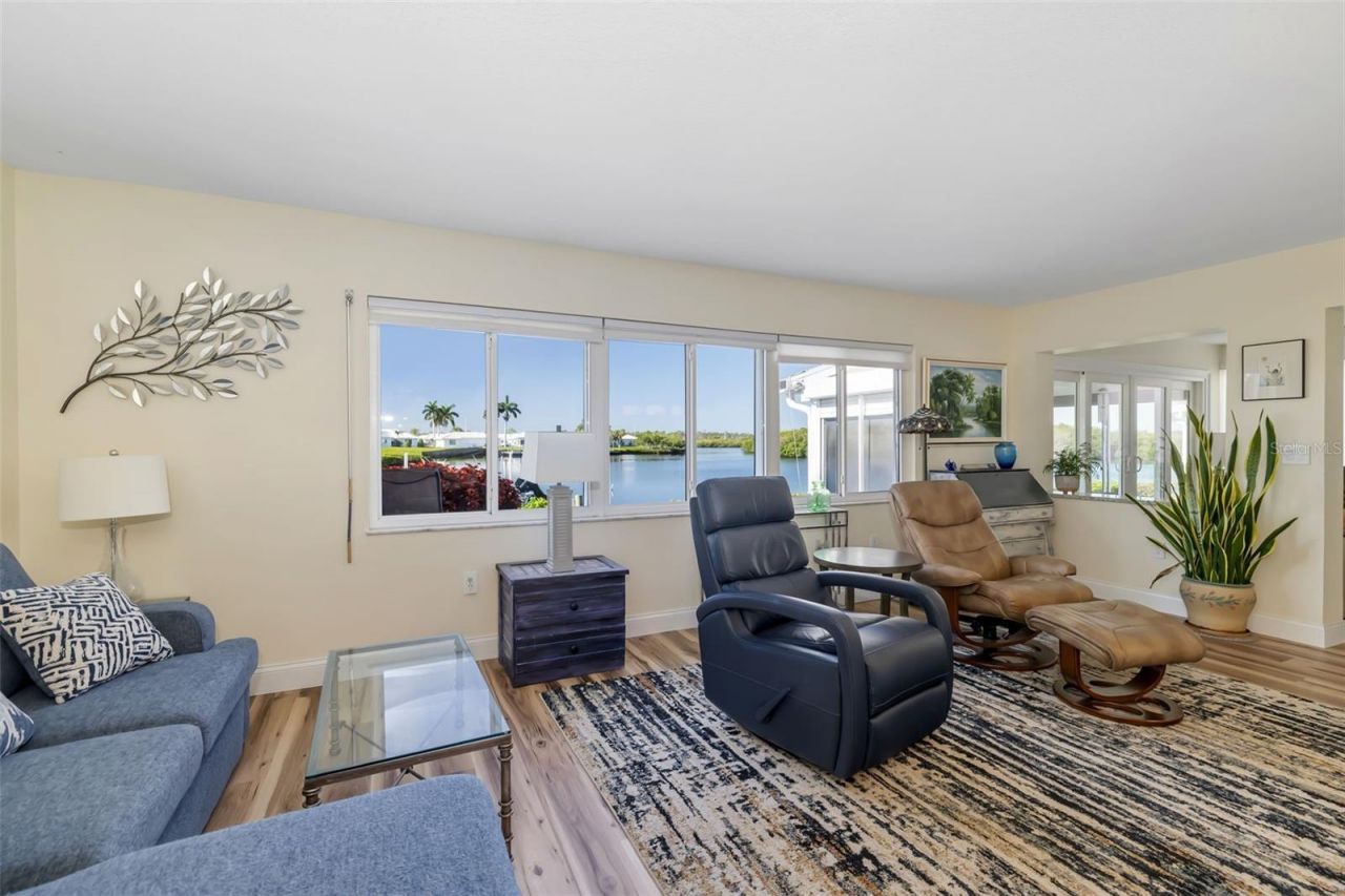 3910 Joyce Drive , Bradenton, FL 34208 Photo