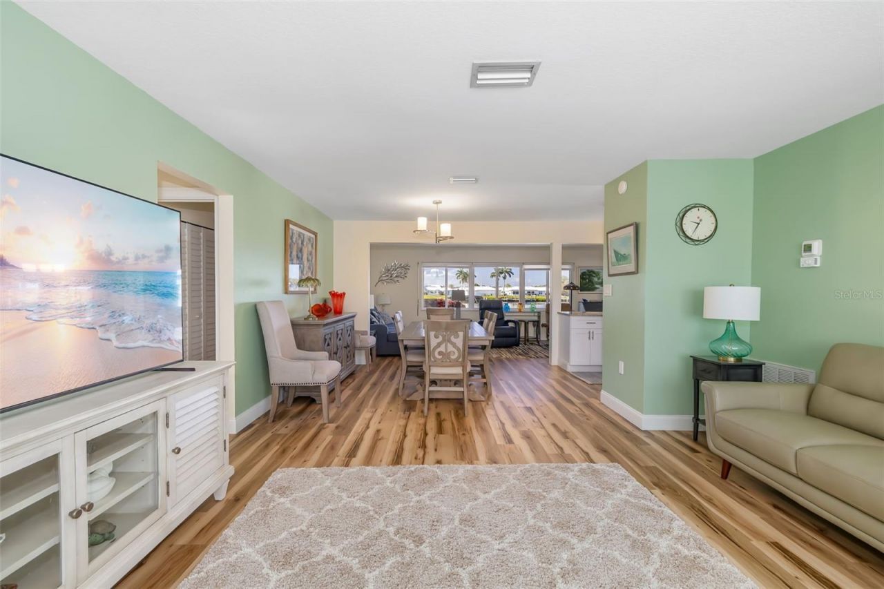 3910 Joyce Drive , Bradenton, FL 34208 Photo