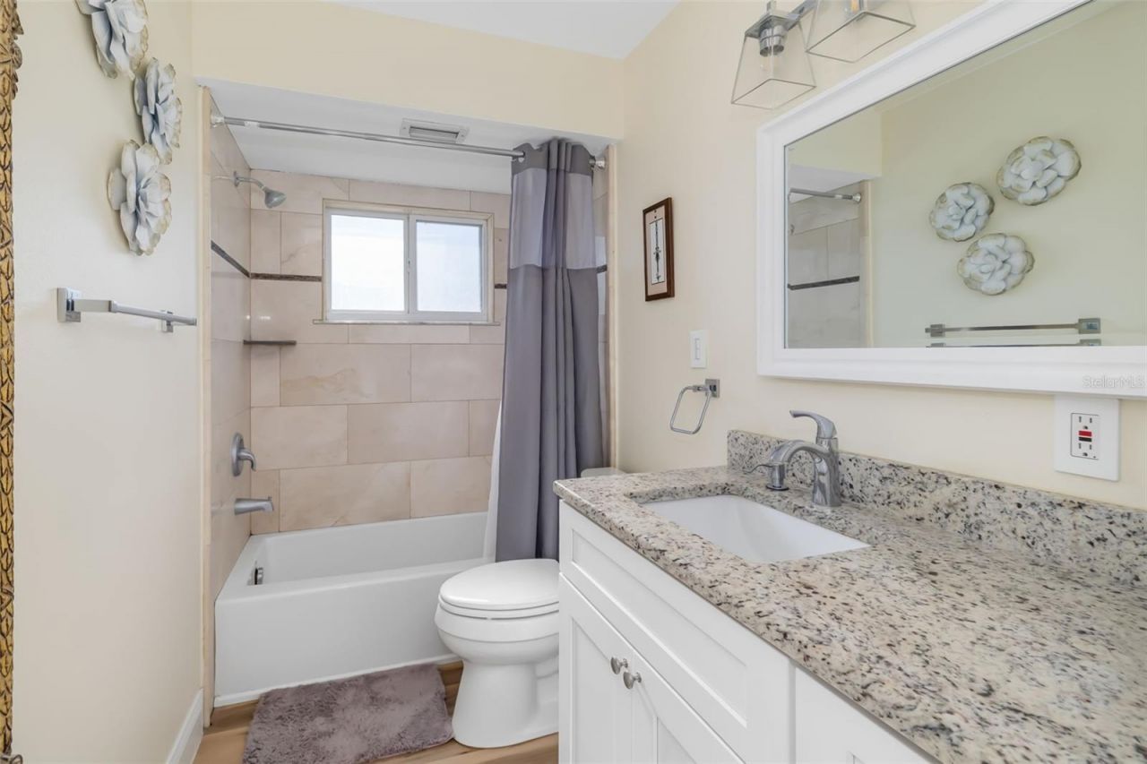 3910 Joyce Drive , Bradenton, FL 34208 Photo