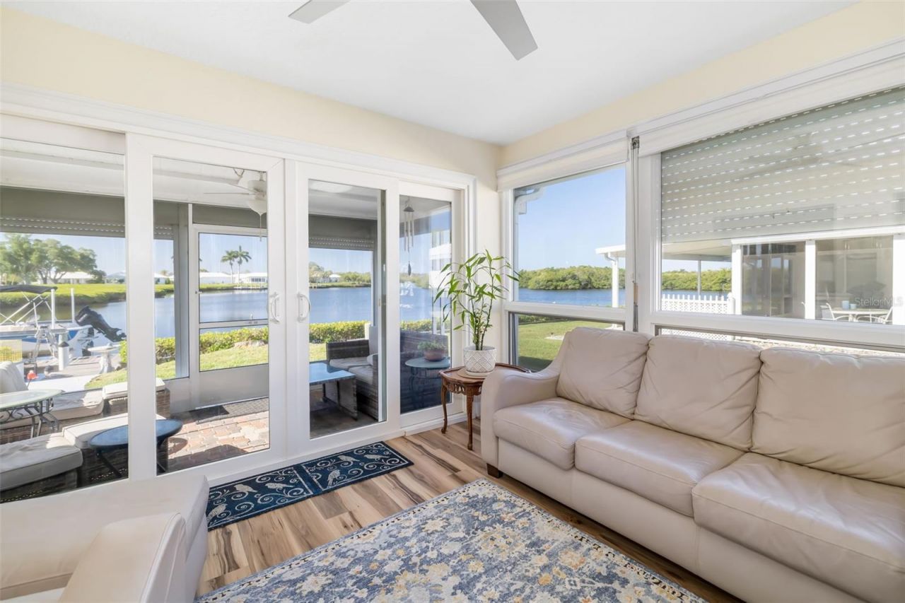 3910 Joyce Drive , Bradenton, FL 34208 Photo