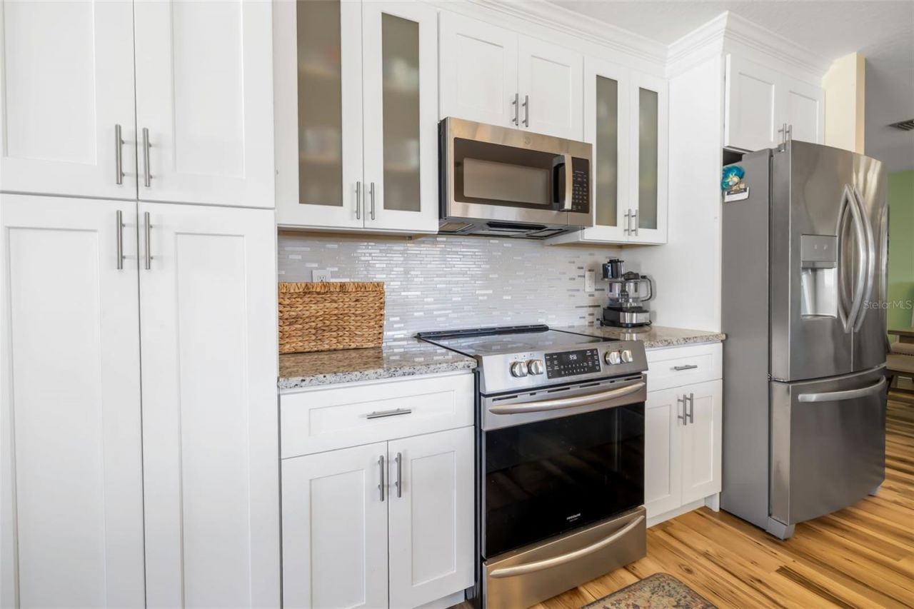 3910 Joyce Drive , Bradenton, FL 34208 Photo