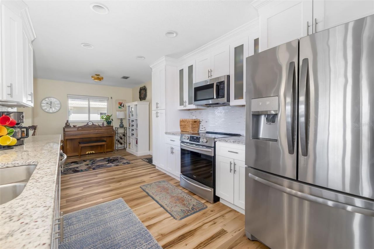 3910 Joyce Drive , Bradenton, FL 34208 Photo