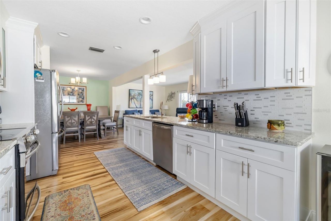 3910 Joyce Drive , Bradenton, FL 34208 Photo