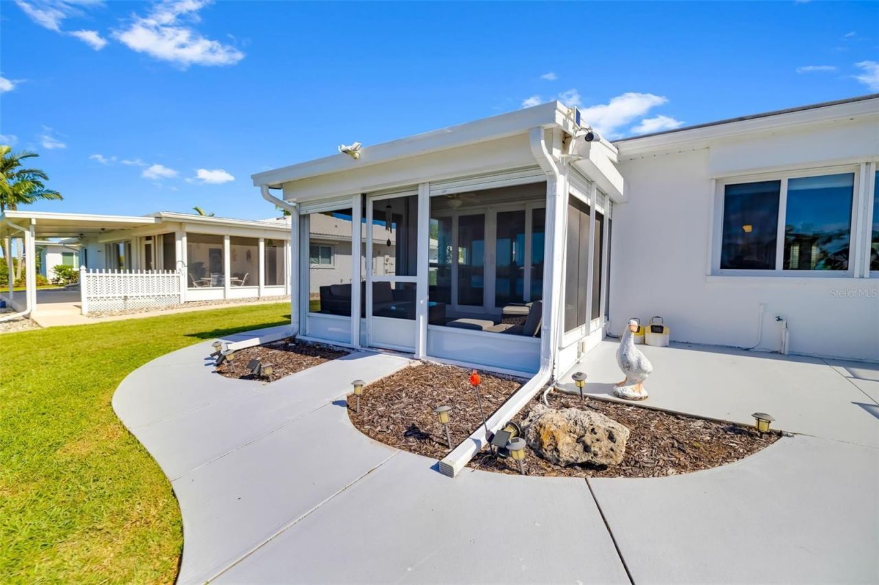 3910 Joyce Drive , Bradenton, FL 34208 Photo