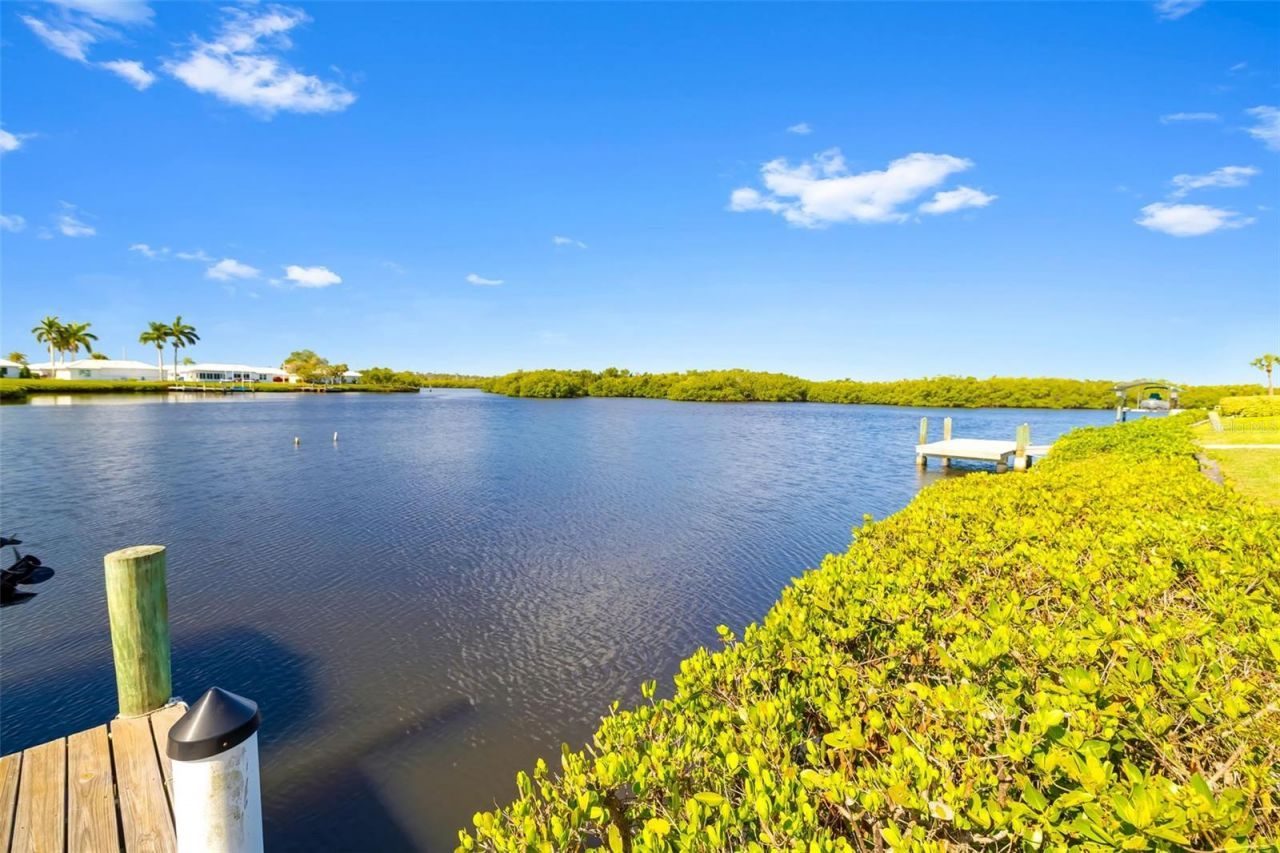 3910 Joyce Drive , Bradenton, FL 34208 Photo