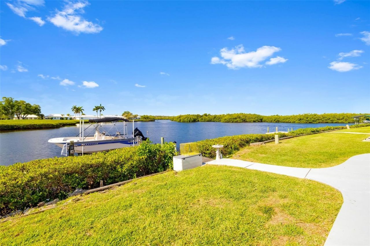 3910 Joyce Drive , Bradenton, FL 34208 Photo