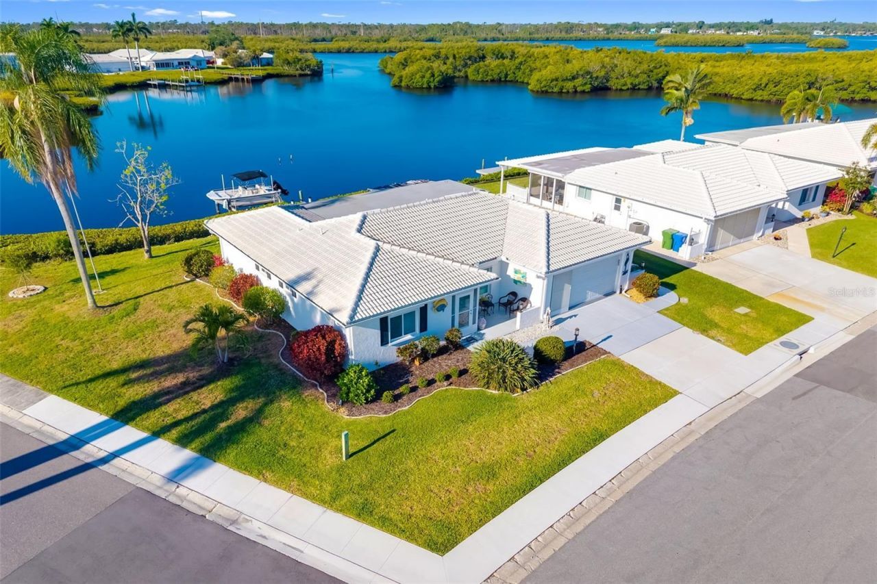 3910 Joyce Drive , Bradenton, FL 34208 Photo