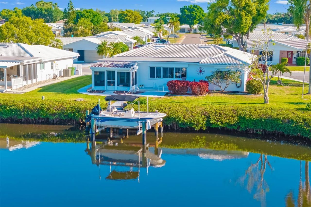 3910 Joyce Drive , Bradenton, FL 34208 Photo