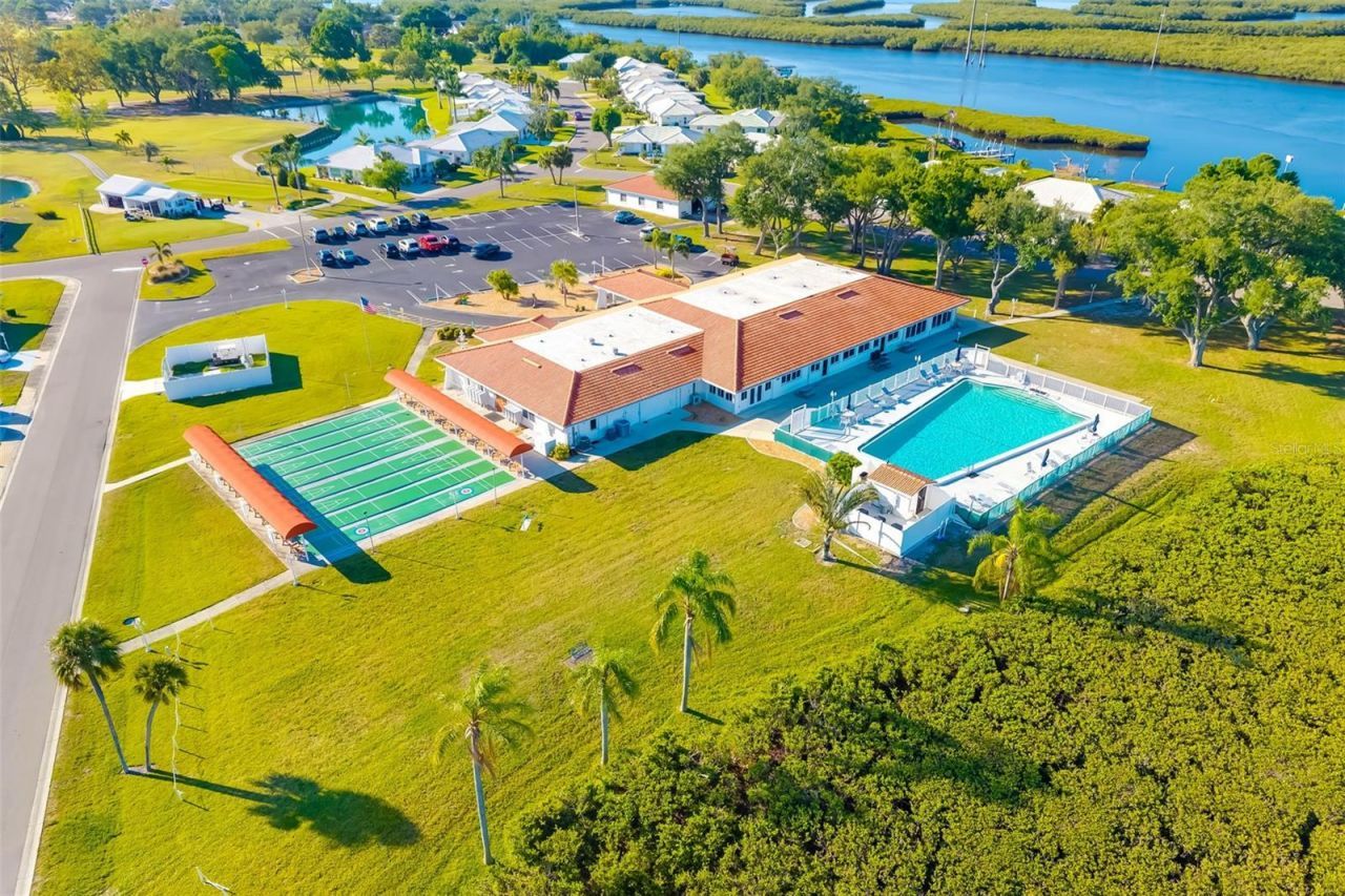 3910 Joyce Drive , Bradenton, FL 34208 Photo