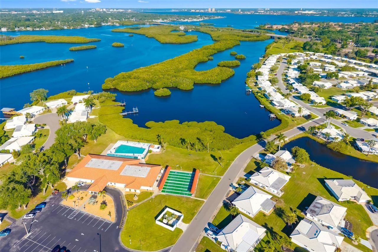 3910 Joyce Drive , Bradenton, FL 34208 Photo