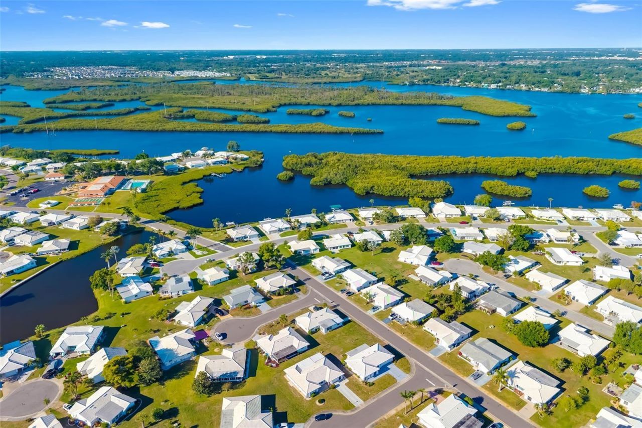 3910 Joyce Drive , Bradenton, FL 34208 Photo